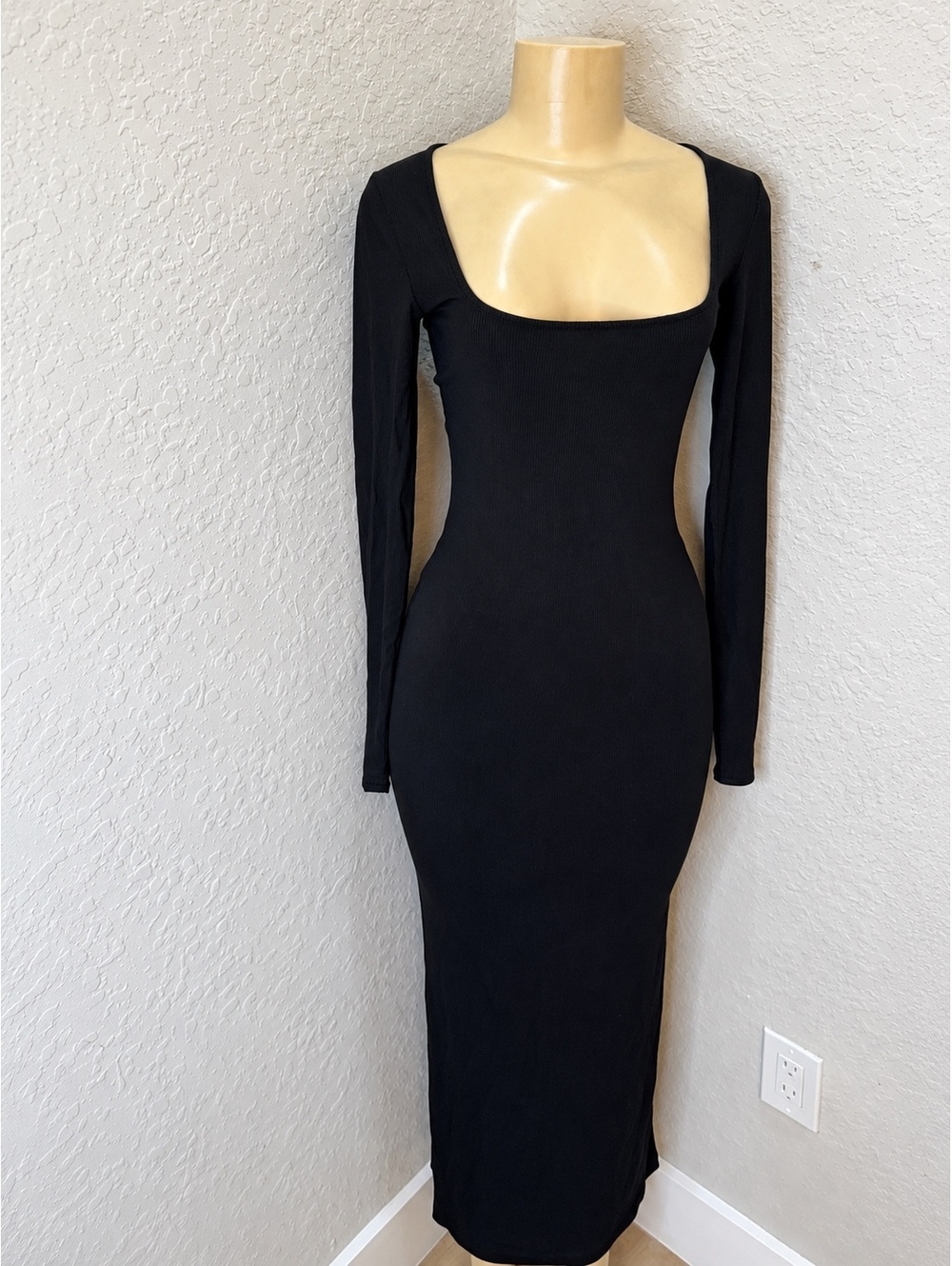 SKIMS Soft Lounge Long Sleeve Maxi Dress Onyx Black Size M NWT - Picture 4 of 9